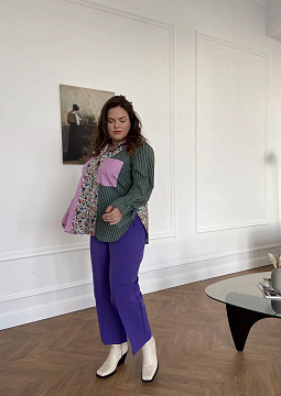 картинка Брюки длиной 7/8 фиолетового цвета от магазина Одежда+