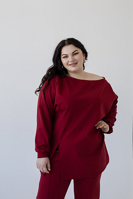 Костюм в спортивном стиле из джерси красного цвета