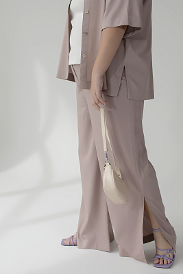 Костюм пудрового цвета