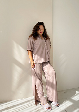 картинка Брюки палаццо с разрезами пудрового цвета от магазина Одежда+