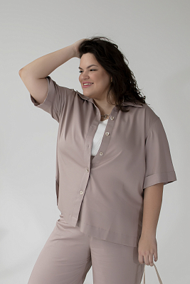 Костюм пудрового цвета