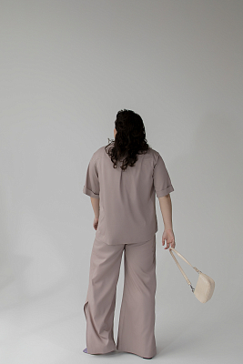 Костюм пудрового цвета